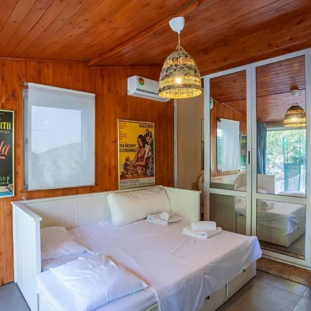 Villa Elegant Marlon With Swimming Pool *