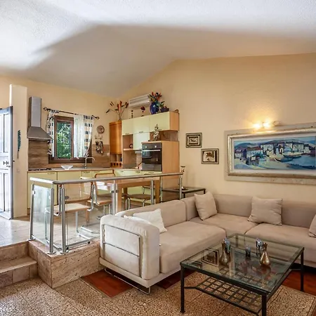 Elegant Marlon With Swimming Pool Villa