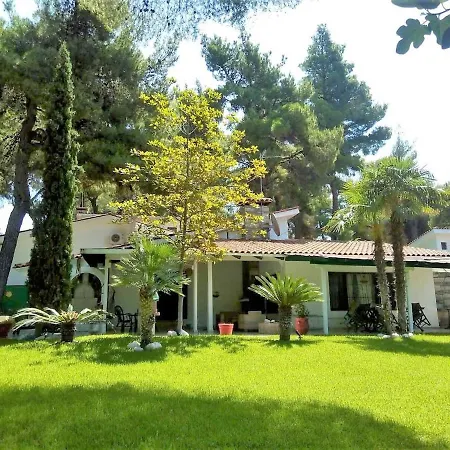 Villa Elegant Marlon With Swimming Pool