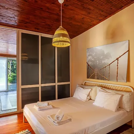 Villa Elegant Marlon With Swimming Pool